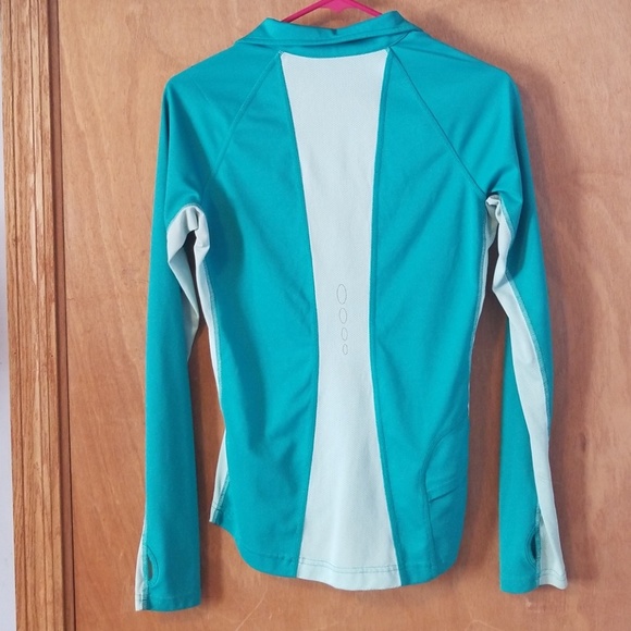 athletic pullover - Picture 2 of 3